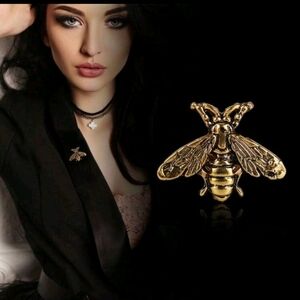 NWOT Fashion Bee Lapel Pin, Antique Gold Tone